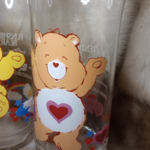 Vintage 1983 Care Bears Glasses Set of 2 Tenderheart Funshine Pizza Hut Limited - Picture 2 of 6